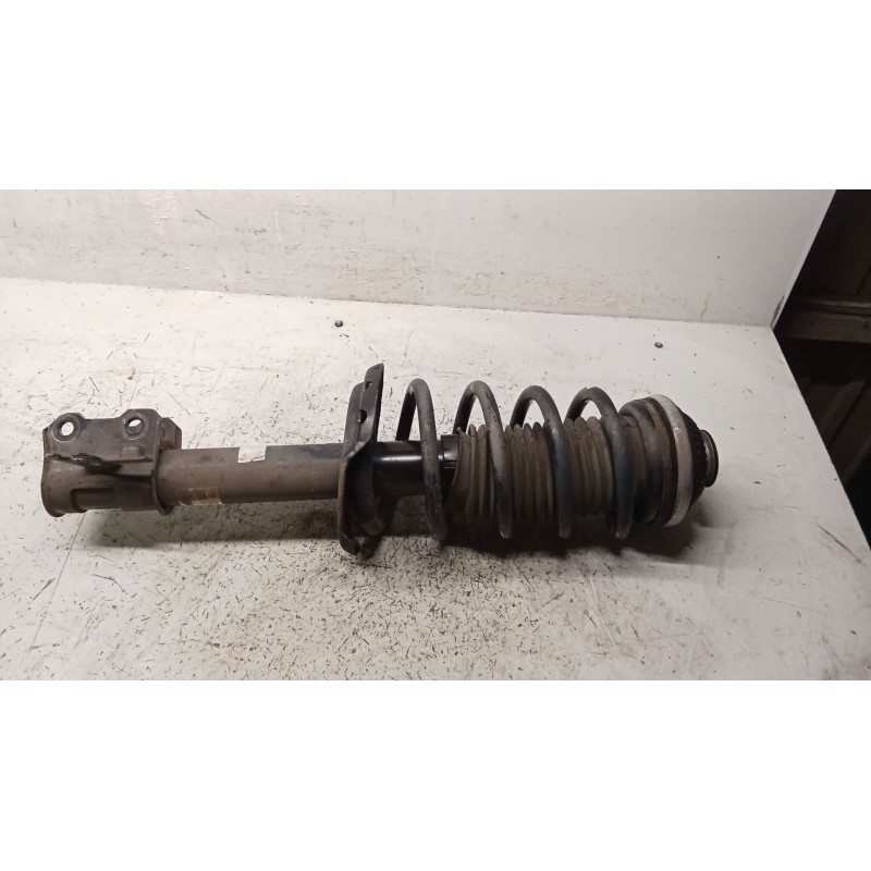 Recambio de amortiguador delantero derecho para opel zafira b referencia OEM IAM 22214013  