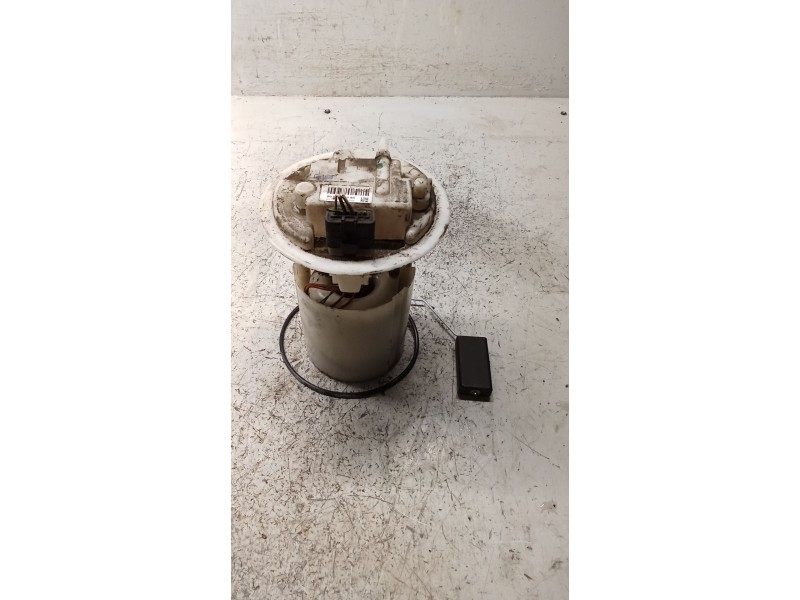 Recambio de bomba combustible para peugeot 207 cc referencia OEM IAM 9657035980  
