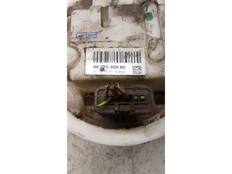 Recambio de bomba combustible para peugeot 207 cc referencia OEM IAM 9657035980  