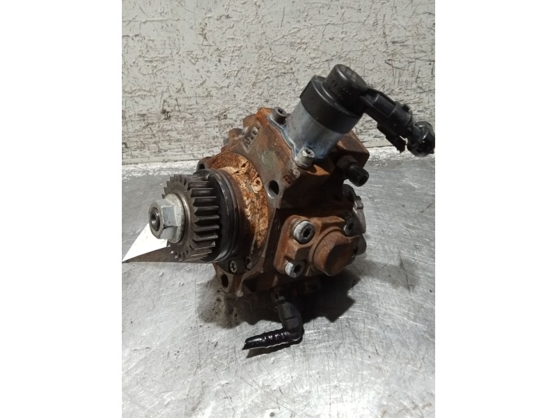 Recambio de bomba inyeccion para renault trafic caja cerrada (ab 4.01) referencia OEM IAM 0445010170 H8200690744 BOSCH