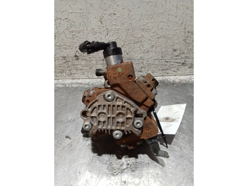 Recambio de bomba inyeccion para renault trafic caja cerrada (ab 4.01) referencia OEM IAM 0445010170 H8200690744 BOSCH