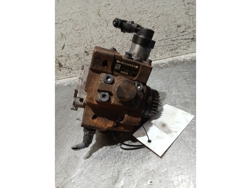 Recambio de bomba inyeccion para renault trafic caja cerrada (ab 4.01) referencia OEM IAM 0445010170 H8200690744 BOSCH