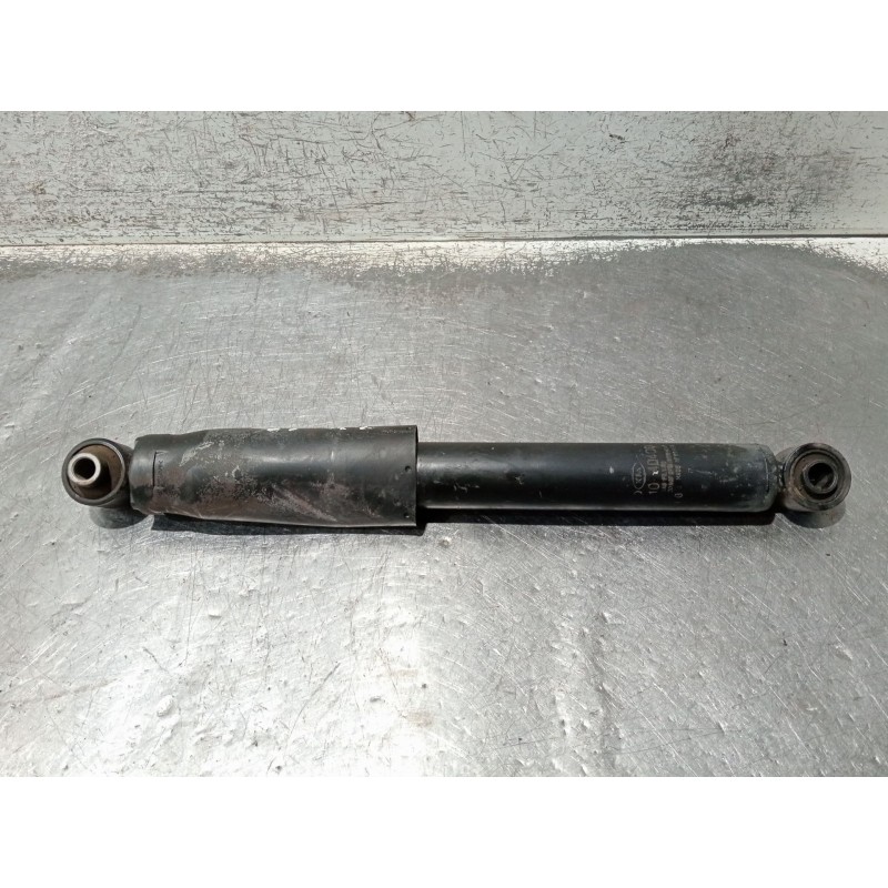 Recambio de amortiguador trasero para kia carnival referencia OEM IAM 553104D400  