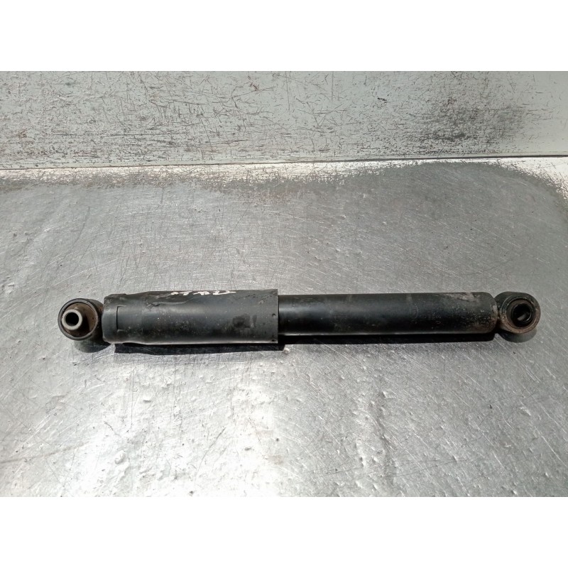 Recambio de amortiguador trasero para kia carnival referencia OEM IAM 553104D400  