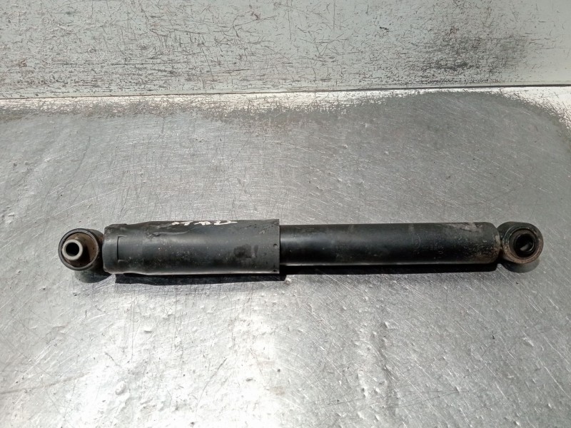 Recambio de amortiguador trasero para kia carnival referencia OEM IAM 553104D400  