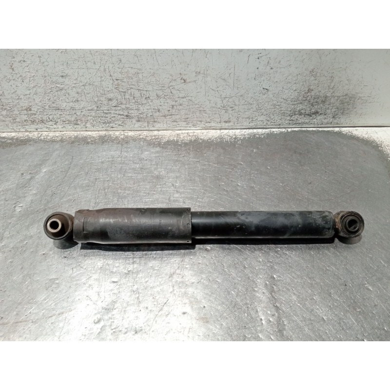 Recambio de amortiguador trasero para kia carnival referencia OEM IAM 553104D400  
