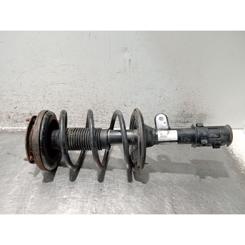 Recambio de amortiguador delantero derecho para kia carnival referencia OEM IAM 546614D200  