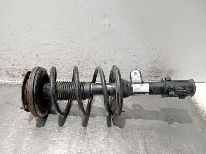 Recambio de amortiguador delantero derecho para kia carnival referencia OEM IAM 546614D200  