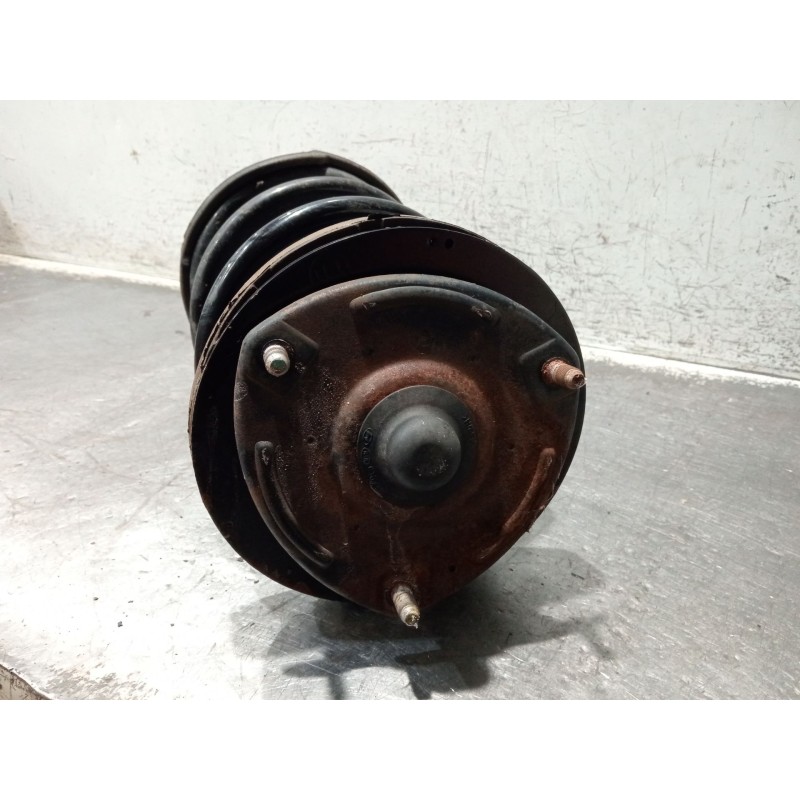 Recambio de amortiguador delantero izquierdo para kia carnival referencia OEM IAM 546514D200  