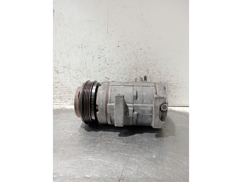 Recambio de compresor aire acondicionado para kia carnival referencia OEM IAM 977014DXXX  