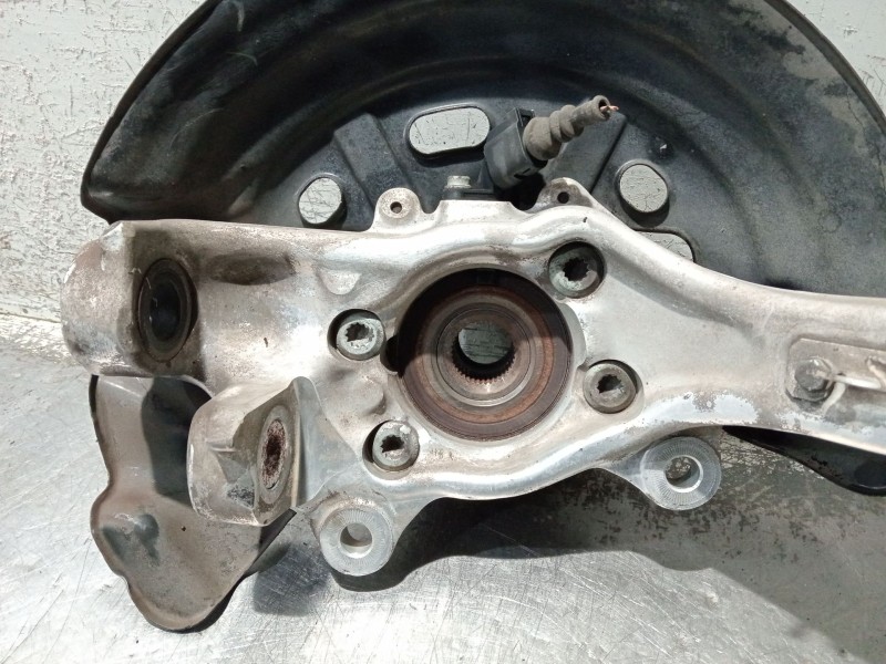 Recambio de mangueta delantera derecha para audi a8 (4e2) 4.2 quattro referencia OEM IAM 4E0615312D  