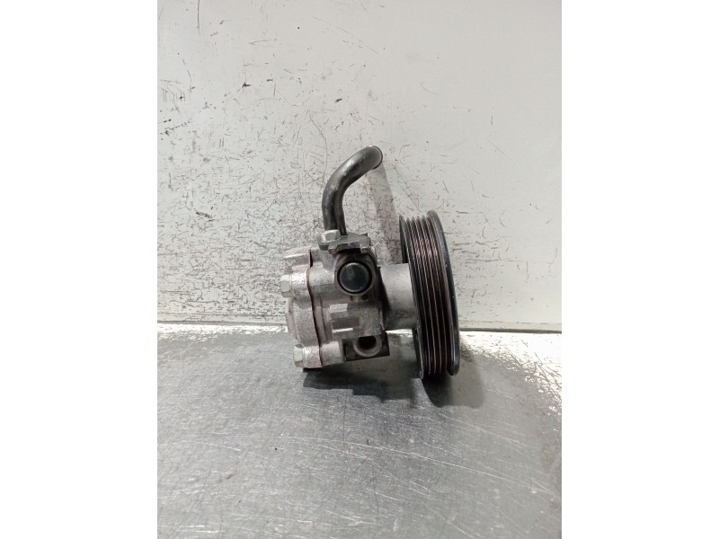 Recambio de bomba direccion para kia carnival referencia OEM IAM   