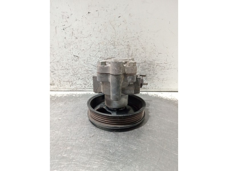 Recambio de bomba direccion para kia carnival referencia OEM IAM   