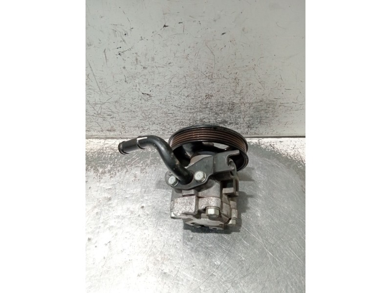 Recambio de bomba direccion para kia carnival referencia OEM IAM   