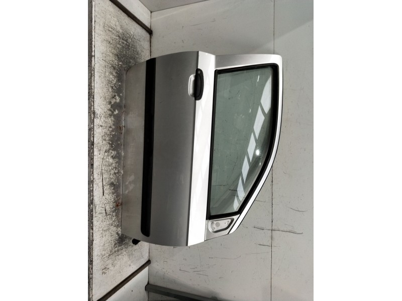 Recambio de puerta delantera derecha para hyundai getz (tb) referencia OEM IAM 3p  