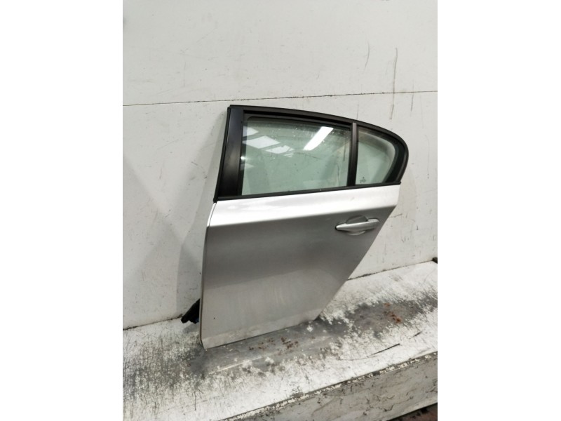 Recambio de puerta trasera izquierda para bmw serie 1 berlina (e81/e87) 120d referencia OEM IAM 4p  