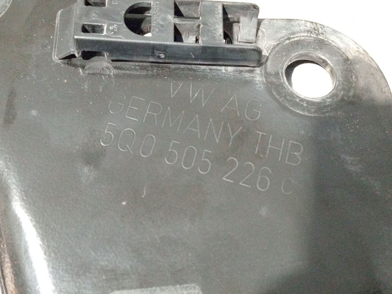 Recambio de brazo suspension superior trasero derecho para cupra formentor referencia OEM IAM 5Q0505226C  