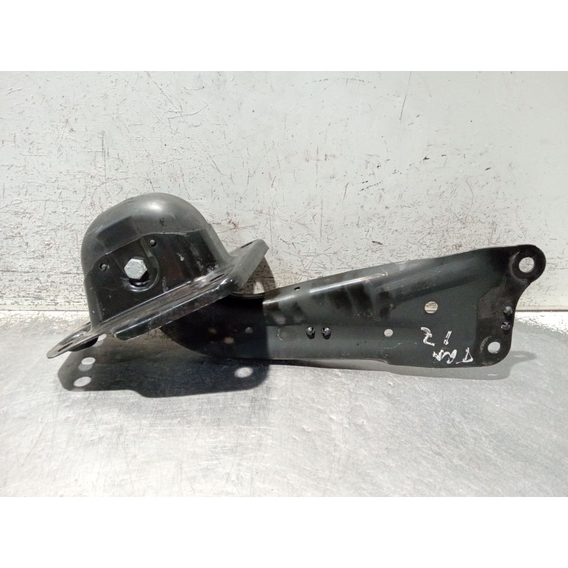 Recambio de brazo suspension superior trasero izquierdo para cupra formentor referencia OEM IAM 5Q0505225C  