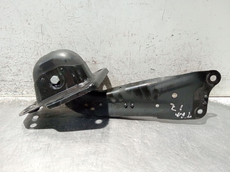 Recambio de brazo suspension superior trasero izquierdo para cupra formentor referencia OEM IAM 5Q0505225C  