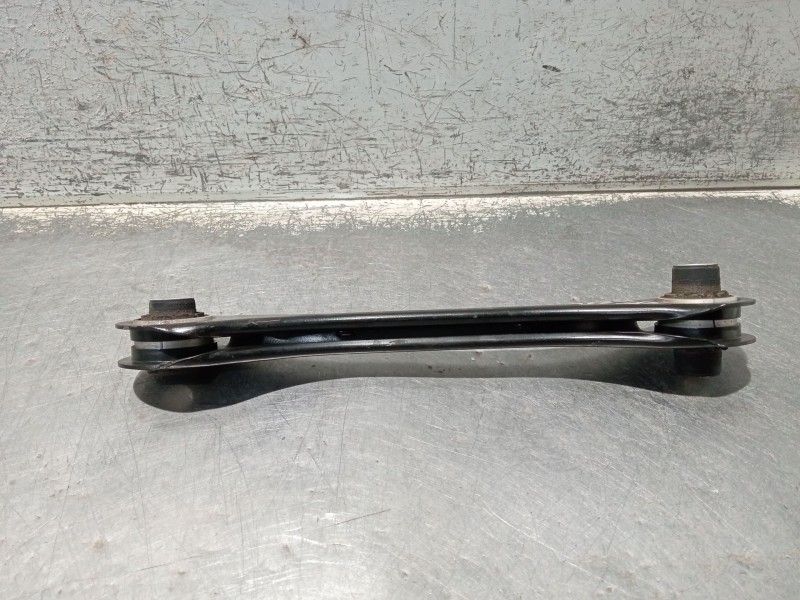 Recambio de brazo suspension superior trasero derecho para cupra formentor referencia OEM IAM 5Q0501529E  