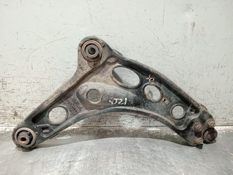 Recambio de brazo suspension inferior delantero izquierdo para renault trafic caja cerrada (ab 4.01) referencia OEM IAM 82003950