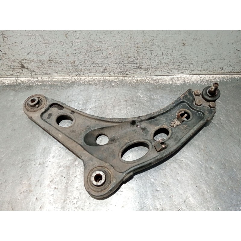 Recambio de brazo suspension inferior delantero izquierdo para renault trafic caja cerrada (ab 4.01) referencia OEM IAM 82003950
