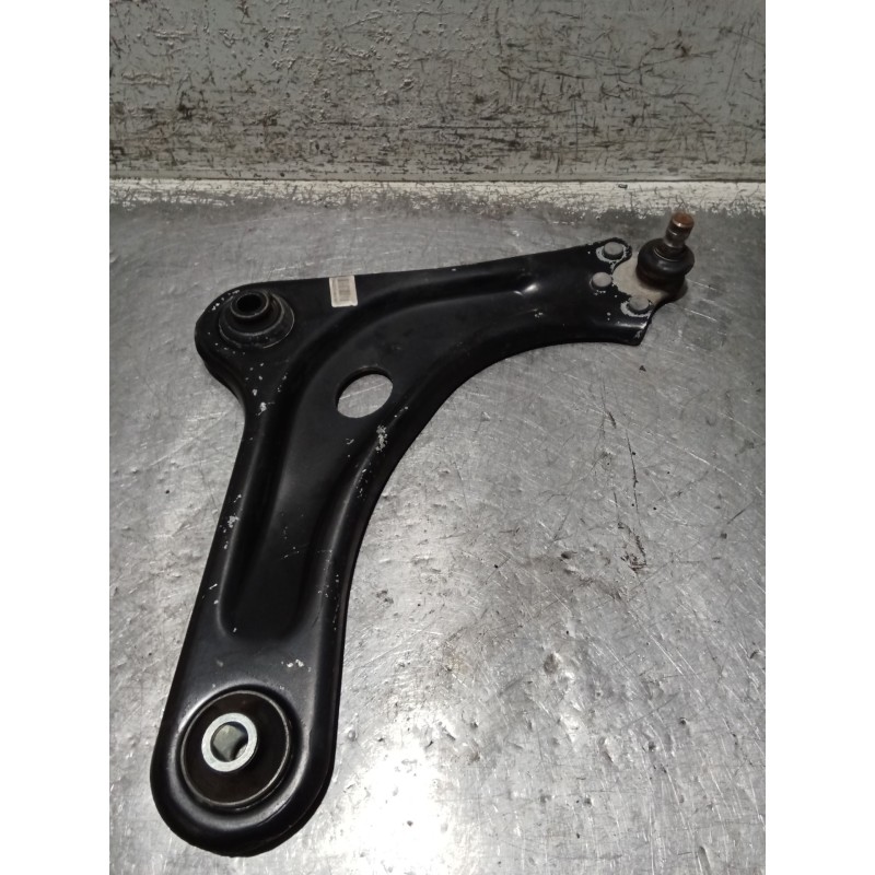 Recambio de brazo suspension inferior delantero derecho para peugeot 208 referencia OEM IAM   