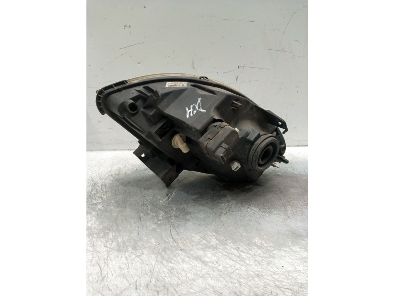 Recambio de faro derecho para nissan kubistar (x76) referencia OEM IAM 7701069079  
