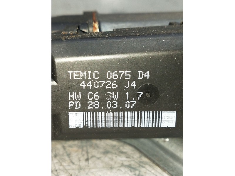 Recambio de elevalunas delantero derecho para renault scenic ii authentique referencia OEM IAM 0675D4440726j4  