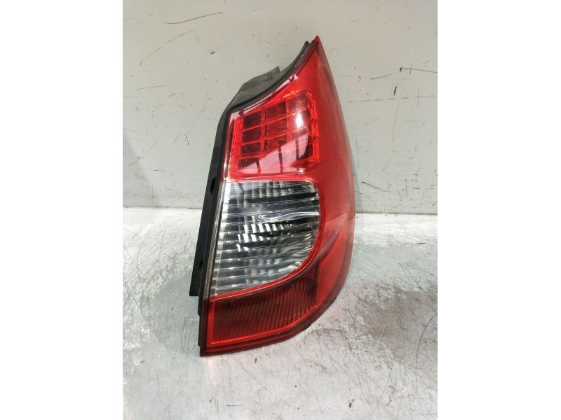 Recambio de piloto trasero derecho para renault scenic ii authentique referencia OEM IAM 82004743282SK009467  