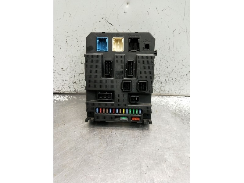 Recambio de caja reles / fusibles para peugeot 207 cc referencia OEM IAM 9659285480BSI2004P0700  
