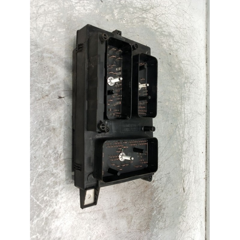 Recambio de caja reles / fusibles para opel astra gtc referencia OEM IAM 132502315dk00946420  