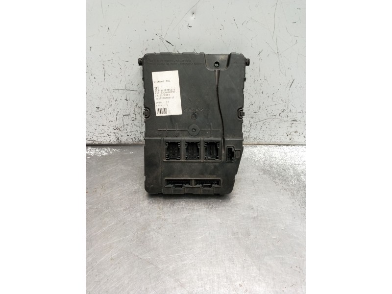 Recambio de caja reles / fusibles para renault megane ii berlina 5p referencia OEM IAM S118400200I82003055758200280937  