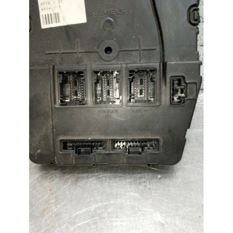 Recambio de caja reles / fusibles para renault megane ii berlina 5p referencia OEM IAM S118400200I82003055758200280937  
