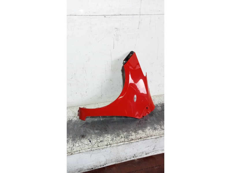 Recambio de aleta delantera izquierda para toyota yaris 1.3 16v cat referencia OEM IAM   