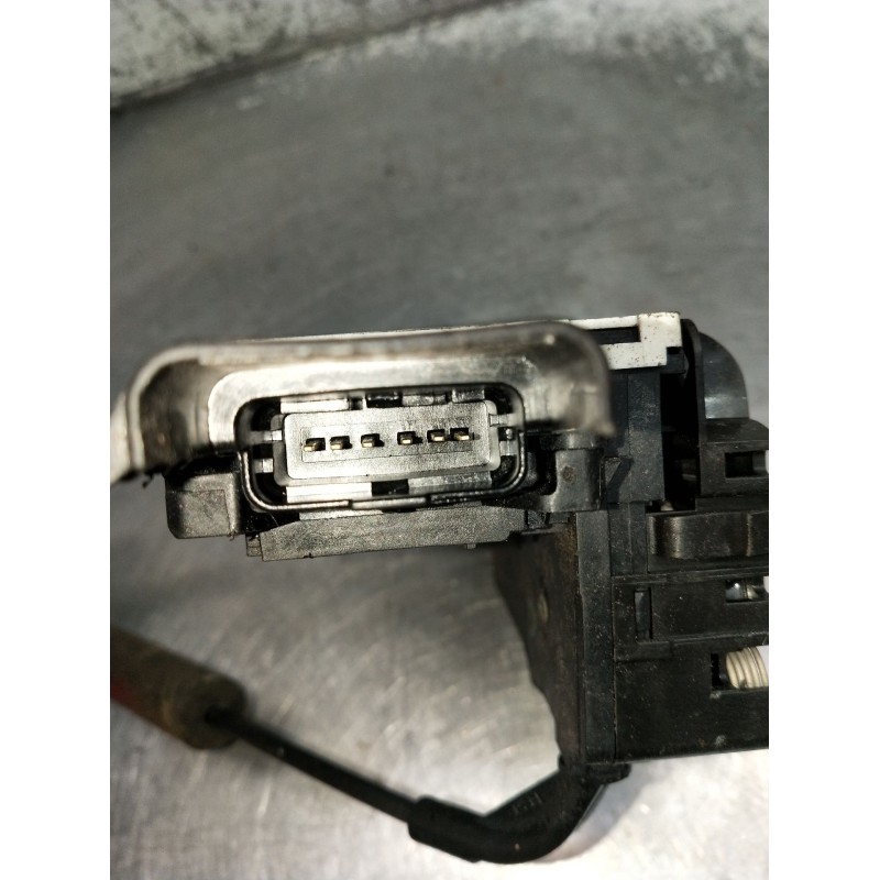 Recambio de motor cierre centralizado delantero derecho para peugeot 207 cc referencia OEM IAM 24094158 2p 