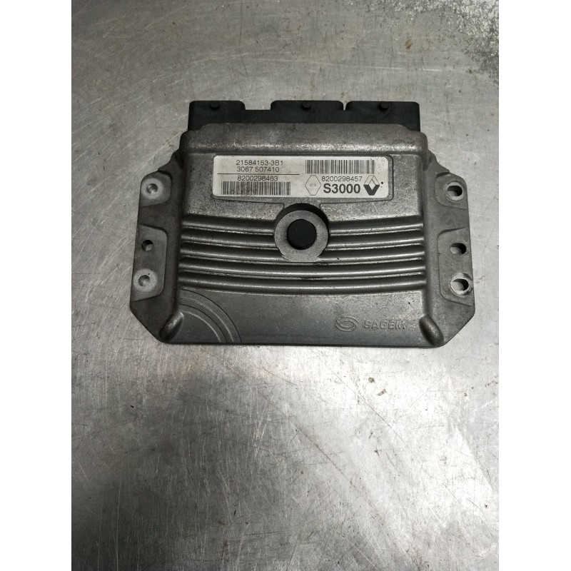 Recambio de centralita motor uce para renault megane ii berlina 5p referencia OEM IAM   