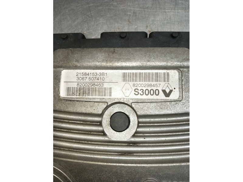 Recambio de centralita motor uce para renault megane ii berlina 5p referencia OEM IAM   