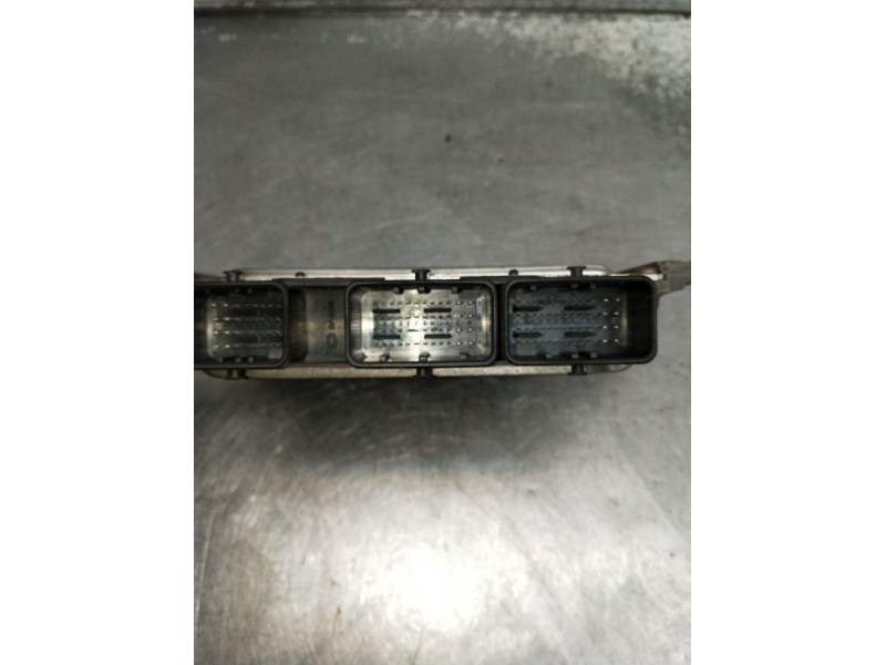 Recambio de centralita motor uce para renault megane ii berlina 5p referencia OEM IAM   