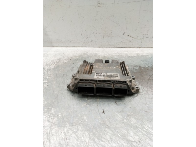 Recambio de centralita motor uce para renault scenic ii authentique referencia OEM IAM 02810135061039s139218200462452  