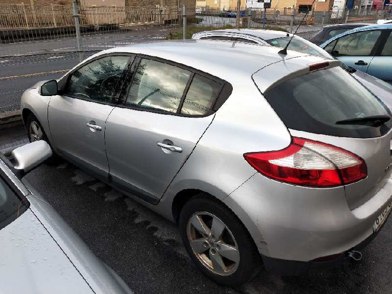 renault megane iii berlina 5 p del año 2009