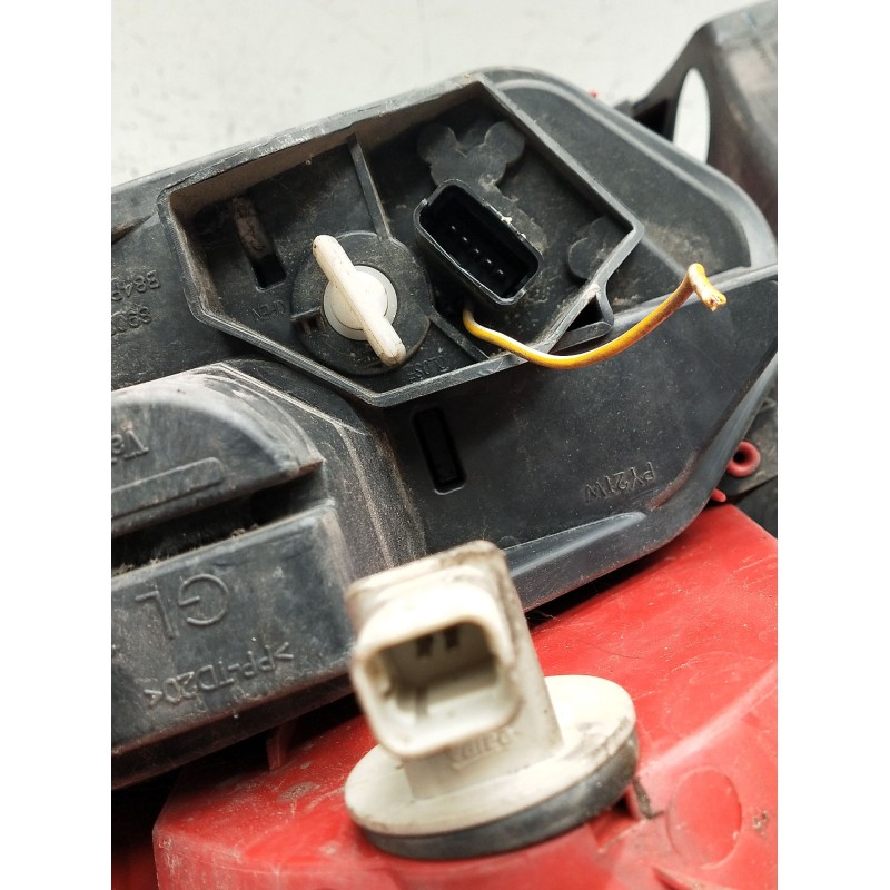 Recambio de piloto trasero izquierdo para renault megane ii berlina 5p referencia OEM IAM 820041321489038181  