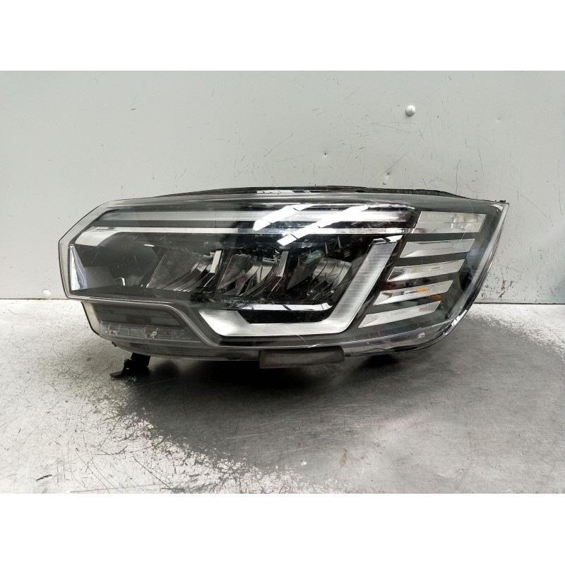 Recambio de faro izquierdo para renault trafic iii furgoneta (fg_) 2.0 dci 110 (fgmw) referencia OEM IAM 260601790r  