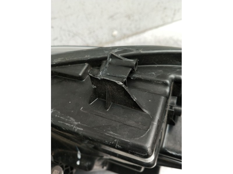 Recambio de faro izquierdo para renault trafic iii furgoneta (fg_) 2.0 dci 110 (fgmw) referencia OEM IAM 260601790r  