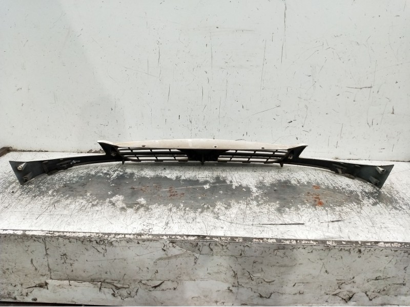 Recambio de rejilla delantera para nissan kubistar (x76) referencia OEM IAM   