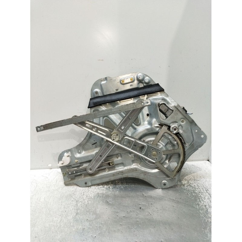 Recambio de elevalunas delantero derecho para kia carnival / grand carnival iii (vq) 2.9 crdi referencia OEM IAM 824604D000  