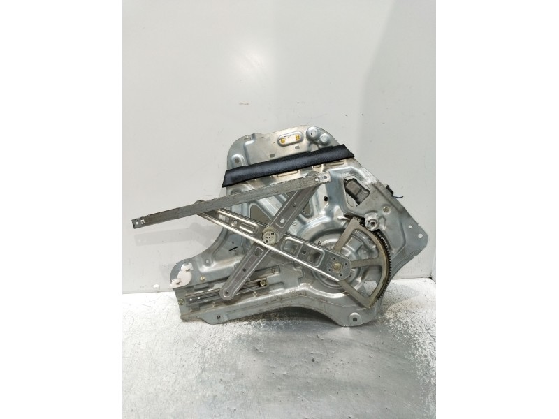 Recambio de elevalunas delantero derecho para kia carnival / grand carnival iii (vq) 2.9 crdi referencia OEM IAM 824604D000  