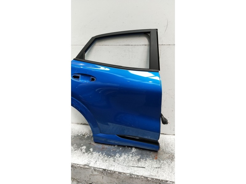 Recambio de puerta trasera derecha para ford puma referencia OEM IAM 5p  