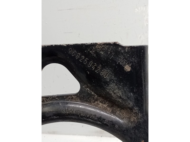 Recambio de brazo suspension superior delantero derecho para citroën c5 station wagon business class referencia OEM IAM 96825942