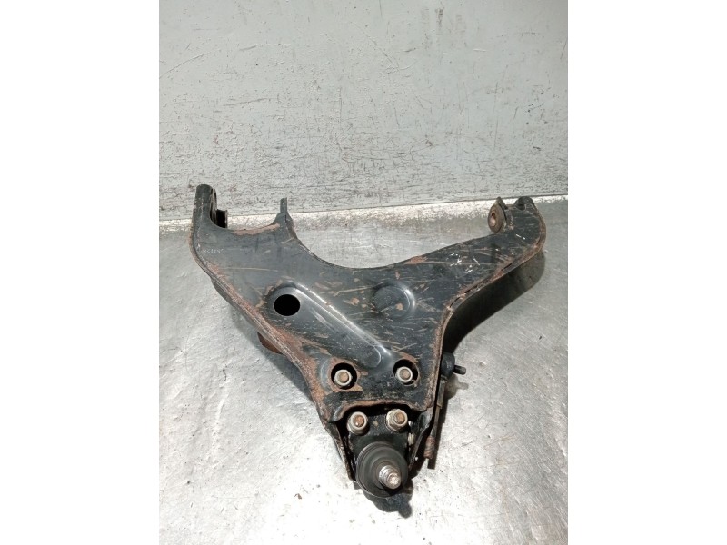 Recambio de brazo suspension inferior delantero izquierdo para mitsubishi montero (v20/v40) referencia OEM IAM   